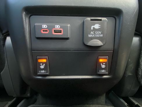 Used 2020 Nissan Pathfinder SL AWD/4WD image 17