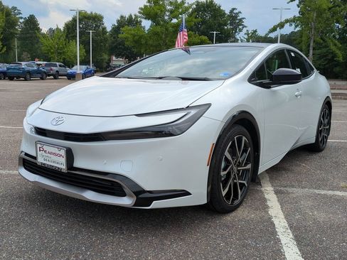 New 2026 Toyota Prius Plug-In Hybrid FWD image 8