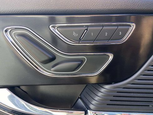 Used 2021 Lincoln Corsair AWD w/ Premium Package image 18
