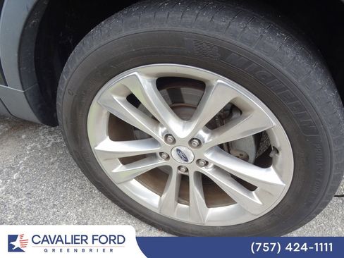 Used 2018 Ford Explorer Limited w/ Equipment Group 301A AWD/4WD image 13