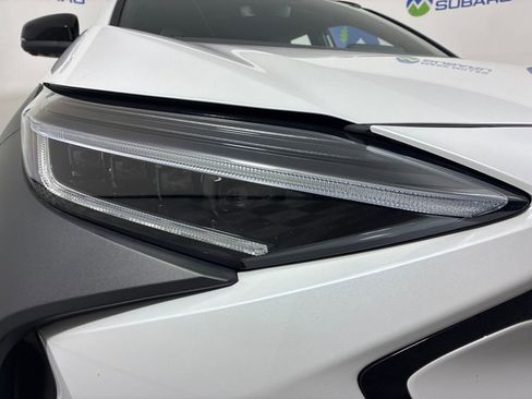 Used 2024 Subaru Solterra Limited image 2