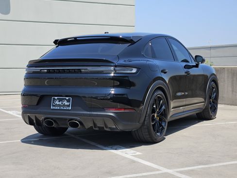 Certified 2024 Porsche Cayenne Turbo GT AWD/4WD image 8