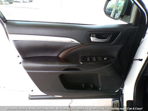 Used 2019 Toyota Highlander XLE image 13
