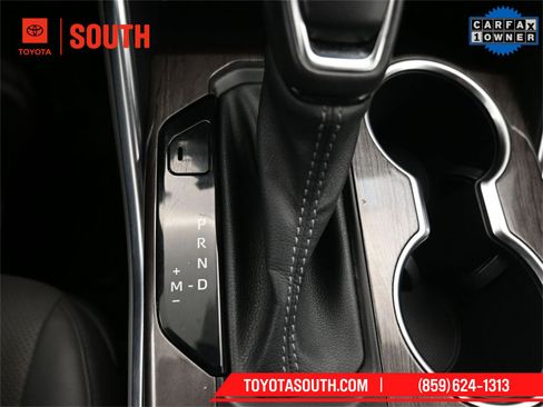 Used 2023 Toyota Highlander Limited image 16