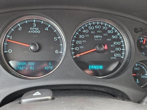 Used 2010 GMC Yukon SLT w/ SLT Chrome Package AWD/4WD image 17