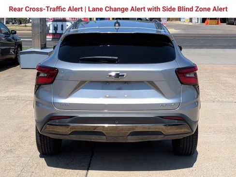 Used 2025 Chevrolet Trax ACTIV w/ Sunroof Package FWD image 7