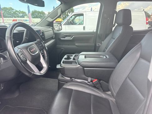 Used 2025 GMC Sierra 1500 SLT AWD/4WD image 4