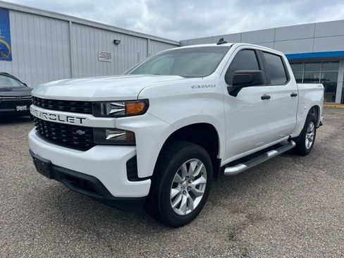 Used 2020 Chevrolet Silverado 1500 Custom w/ Custom Value Package AWD/4WD image 2