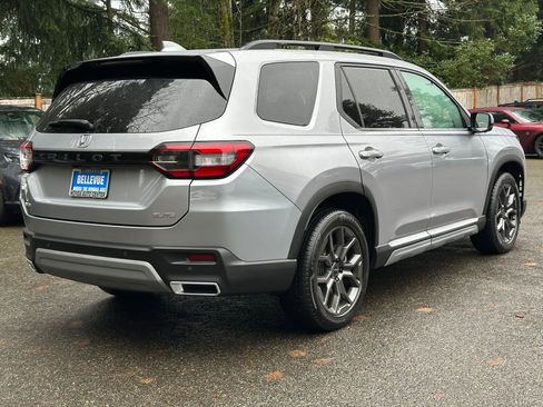 Used 2024 Honda Pilot Elite image 7