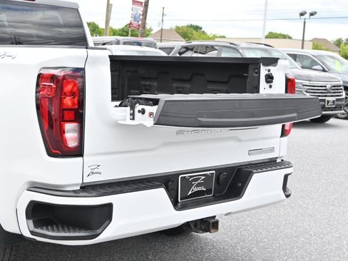Used 2024 GMC Sierra 1500 Elevation w/ LPO, Elevation Black Package AWD/4WD image 9