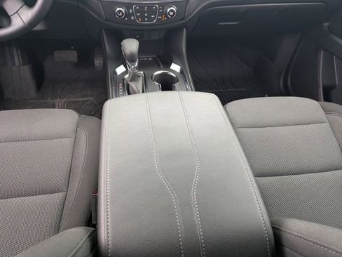 Used 2023 Chevrolet Traverse LT image 16