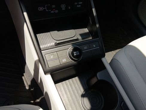 Used 2024 Hyundai Kona SEL w/ Convenience Package FWD image 7