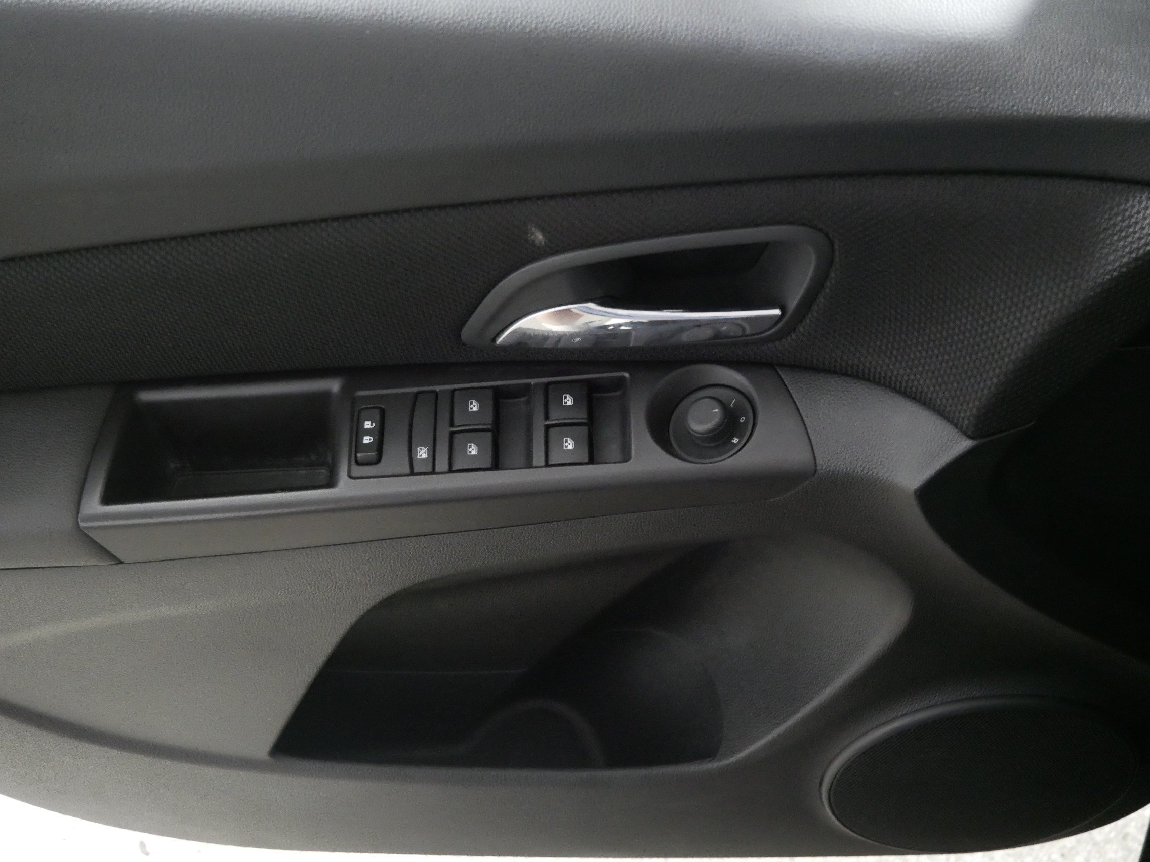 Used 2016 Chevrolet Cruze LT FWD image 19