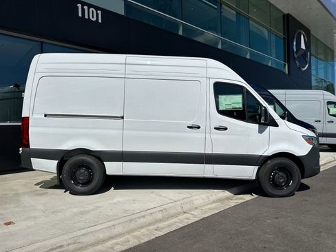 New 2025 Mercedes-Benz Sprinter 2500 image 2