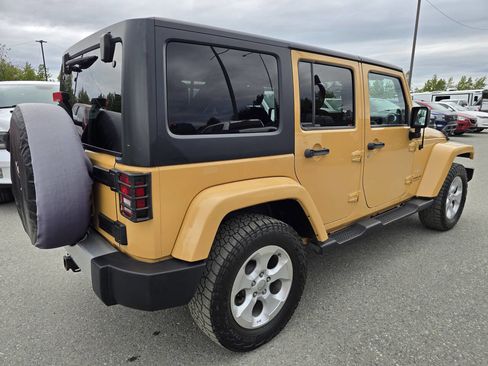 Used 2013 Jeep Wrangler Unlimited Sahara w/ Connectivity Group image 14