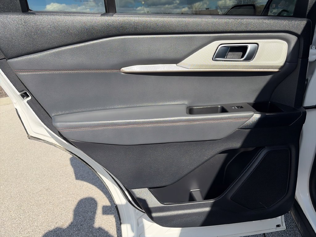 Used 2025 Ford Explorer Active w/ Active Comfort Package AWD/4WD image 27