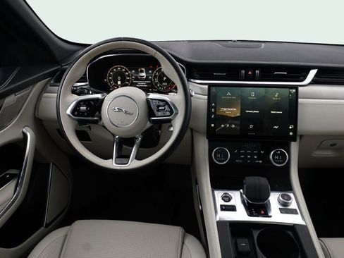 Used 2025 Jaguar F-PACE R-Dynamic S image 22