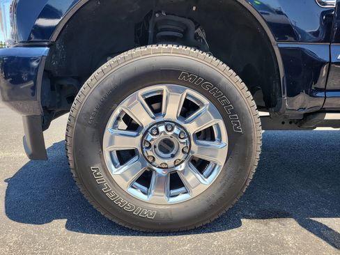 Used 2022 Ford F350 Platinum AWD/4WD image 9