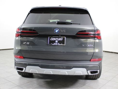 New 2026 BMW X5 xDrive50e w/ Climate Comfort Package image 10