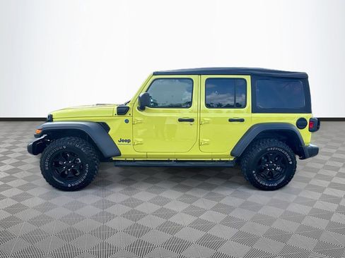 Used 2023 Jeep Wrangler Unlimited w/ Cold Weather Group AWD/4WD image 9