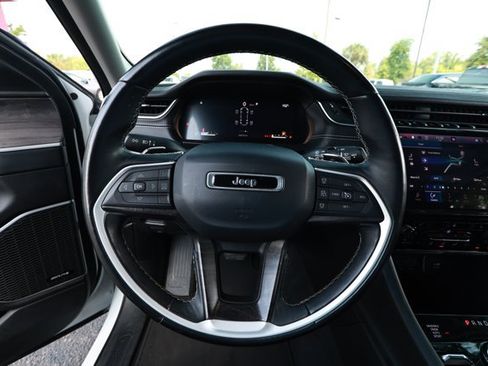 Used 2021 Jeep Grand Cherokee L Limited AWD/4WD image 11