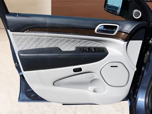 Used 2019 Jeep Grand Cherokee Summit image 11