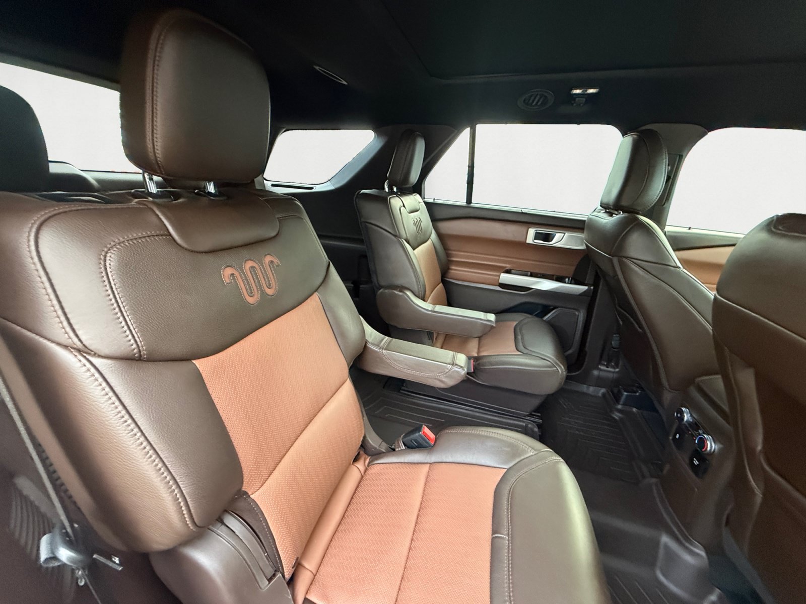 Used 2022 Ford Explorer King Ranch w/ Technology Package RWD image 18