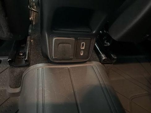 Used 2023 Chevrolet TrailBlazer RS w/ Convenience Package AWD/4WD image 36
