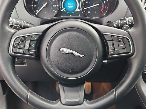Used 2020 Jaguar F-PACE Premium AWD/4WD image 16