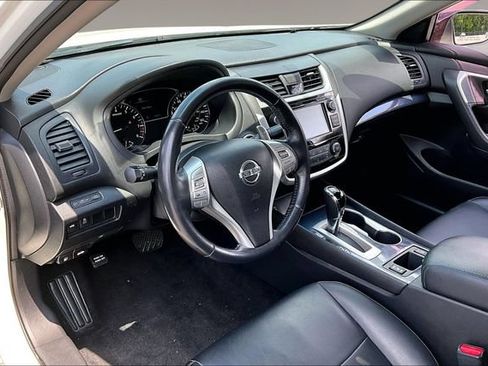 Used 2018 Nissan Altima 2.5 SR w/ SR Midnight Edition FWD image 16