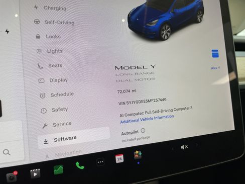 Used 2021 Tesla Model Y Long Range AWD/4WD image 23