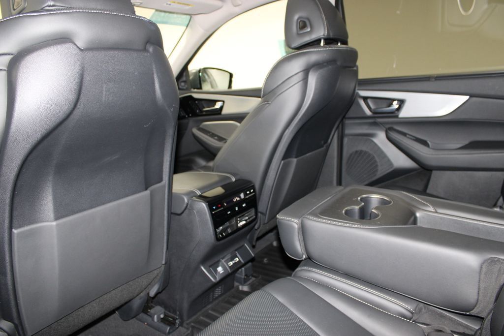 Used 2023 Acura MDX w/ Technology Package AWD/4WD image 27
