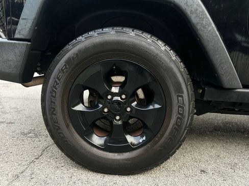 Used 2016 Jeep Wrangler Sport image 15