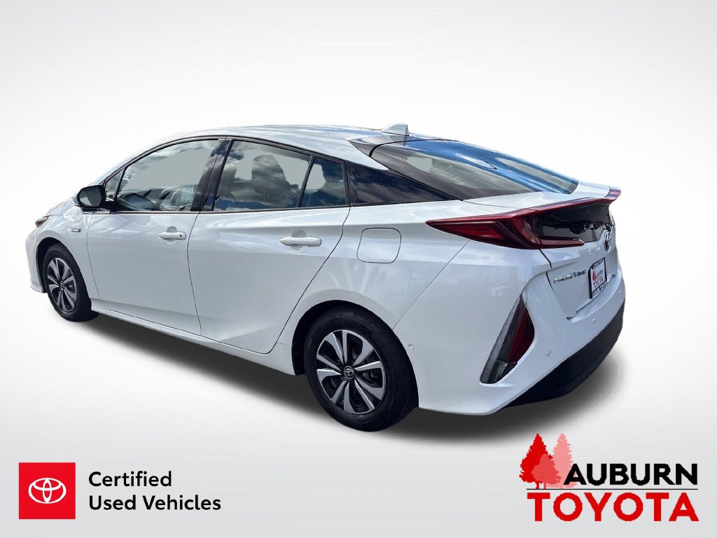 Certified 2017 Toyota Prius Prime Advanced w/ Carpet Mat Package FWD image 8