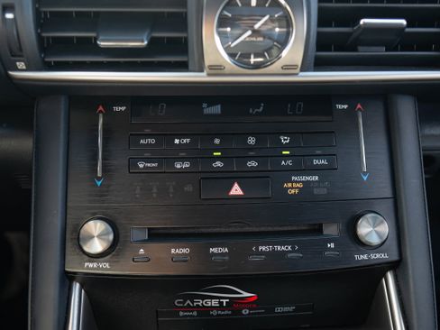 Used 2018 Lexus IS 300 AWD image 33