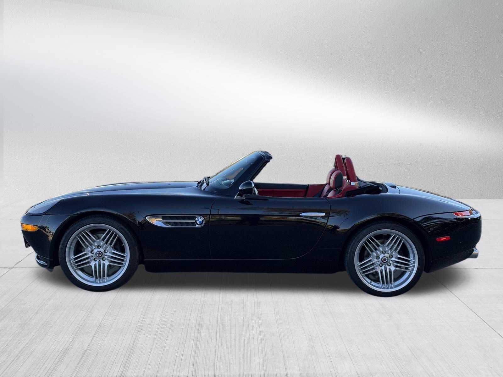 Used 2003 BMW Z8 RWD image 4
