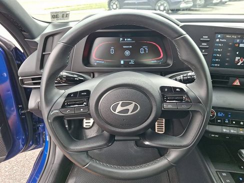 Used 2025 Hyundai Elantra Sport FWD image 19