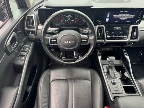 Used 2022 Kia Sorento S image 17