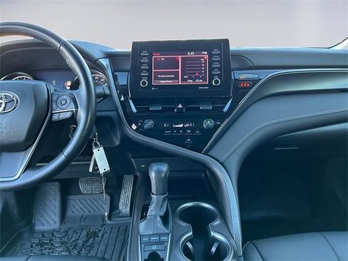 Used 2023 Toyota Camry SE w/ Cold Weather Package image 11