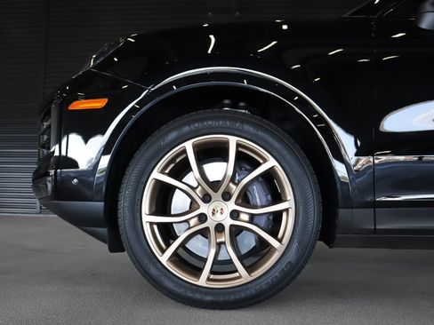 Used 2024 Porsche Cayenne Coupe AWD/4WD image 25