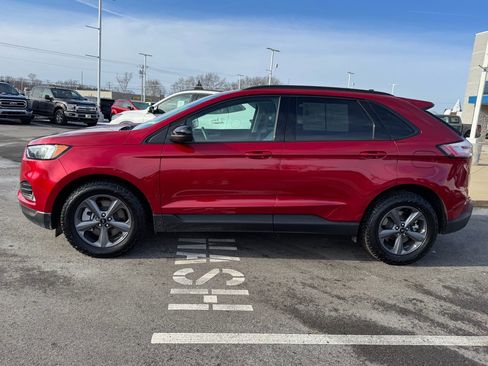 Used 2024 Ford Edge SEL w/ Sport Appearance Package image 4