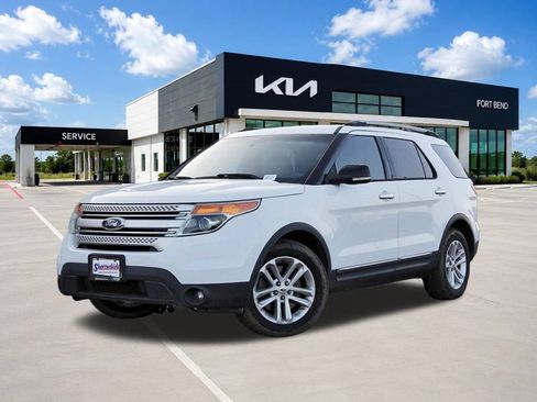 Used 2013 Ford Explorer XLT FWD image 1