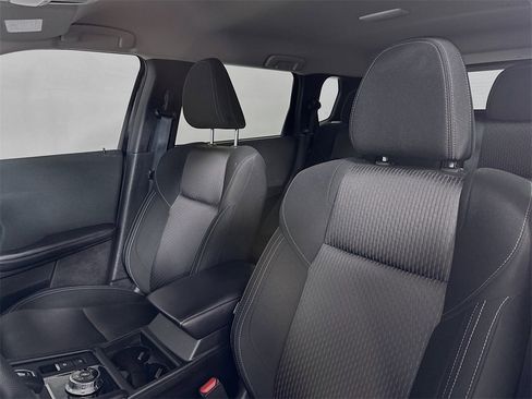 Used 2024 Mitsubishi Outlander ES image 8