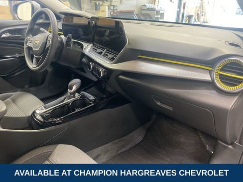 Certified 2024 Chevrolet Trax LT FWD image 37
