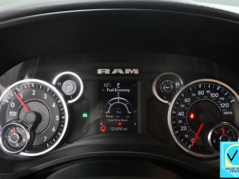 Used 2021 RAM 1500 Big Horn image 8