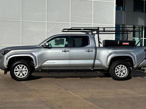 Certified 2025 Toyota Tacoma SR5 image 8