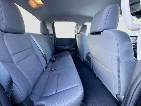 Used 2024 Nissan Frontier S image 27