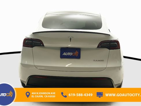 Used 2023 Tesla Model Y Performance image 12