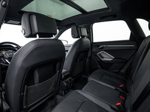 Certified 2025 Audi Q3 2.0T Premium Plus w/ Premium Plus Package AWD/4WD image 19