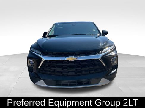 Used 2023 Chevrolet Blazer LT FWD image 2